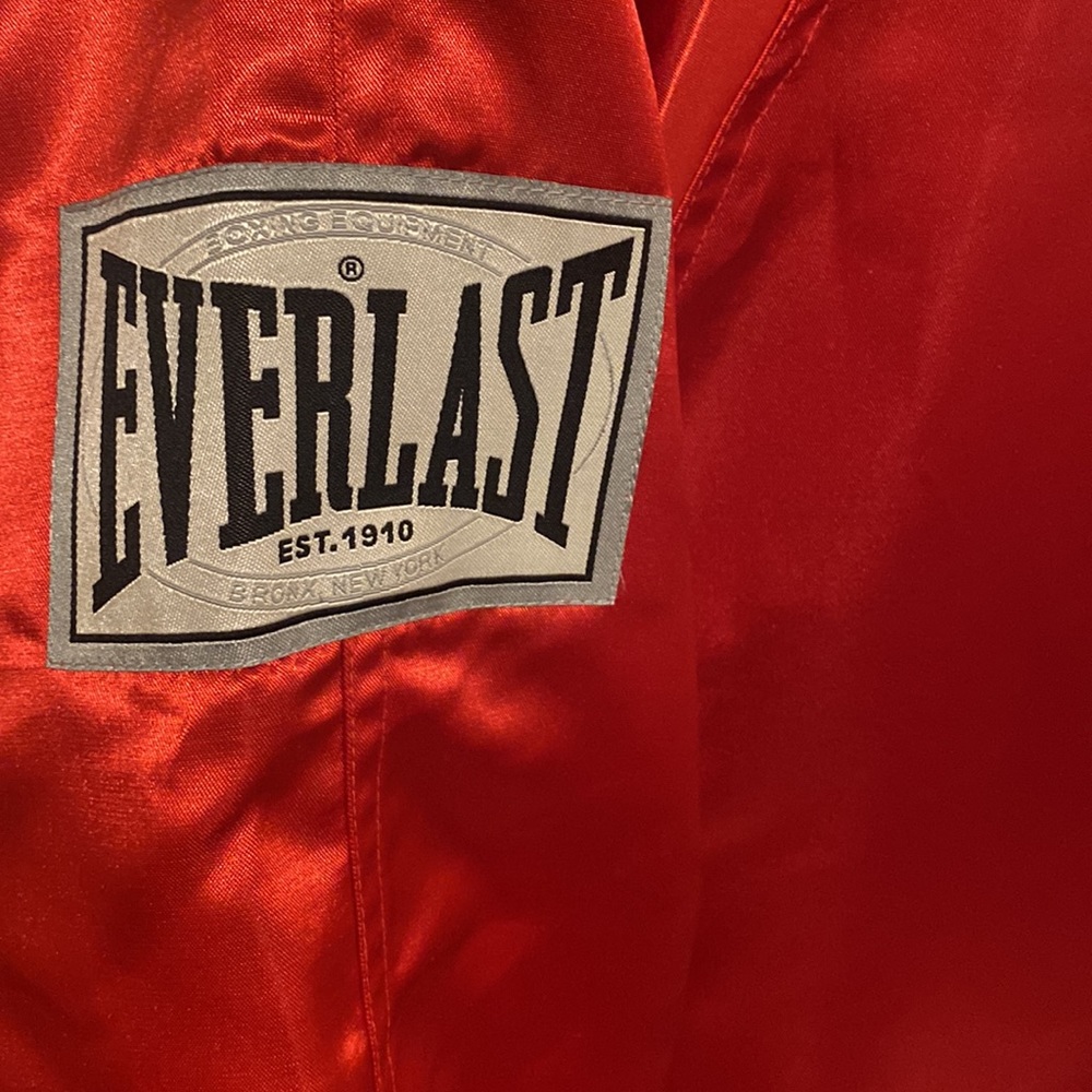 Everlast Satin Boxing Robe - Picture 10 of 12